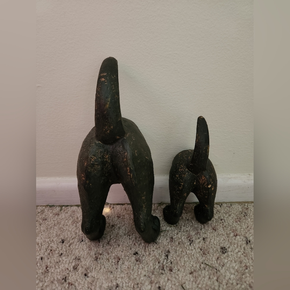 Adorable dog leash or jacket hooks fot dog lovers. Set of 2, large and small